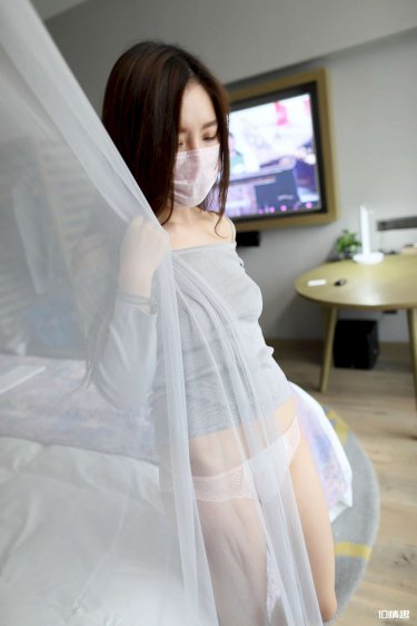 车上进入短裙麻麻